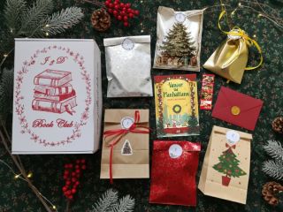 Naše milovaná Julie Caplin přichází s dalším skvělým příběhem, tentokrát z Ameriky. ❤️ Kniha i box jsou plné Vánoc......