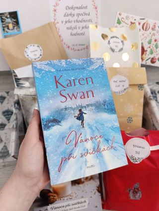 Vánoční příběh, ve kterém se prolínají 2 časové osy. Zažijete nejen anglickou vánoční atmosféru, ale i drama a šťastné i...