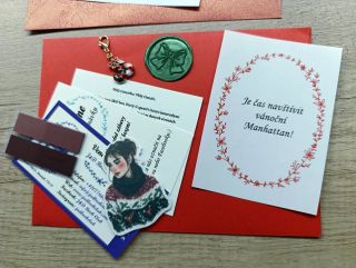 U nás se teď všechno chystá na boxy s knihou VÁNOCE NA MANHATTANU. 🎄 Kniha má vyjít zítra, vydavatel nám knihy pošle a my...