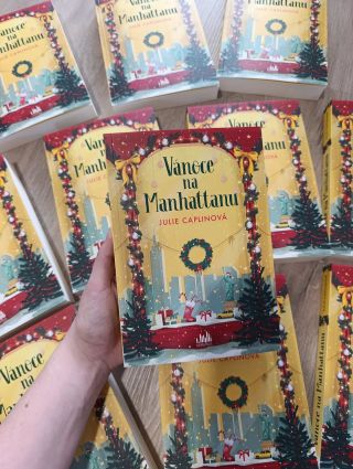 Boxy už za Vámi jedooooou! 🥳🥳🥳 A já si jdu dát pohov. 😮‍💨😀 www.jadbookclub.com